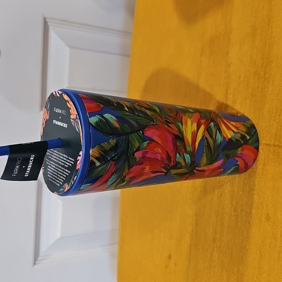 Starbucks Farm Rio Summer 2025 Red Blue Banana Cup Tumbler Venti 24 oz NWT - Picture 4 of 6
